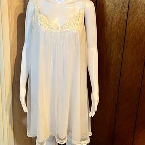 Vintage WHITE lace nightie chiffon layered